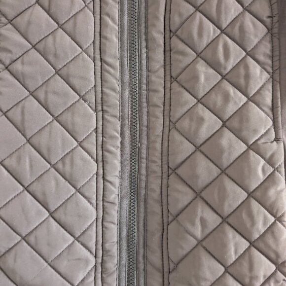 3/$30 Quilted Maurice's Motion Vest - Picture 3 of 6